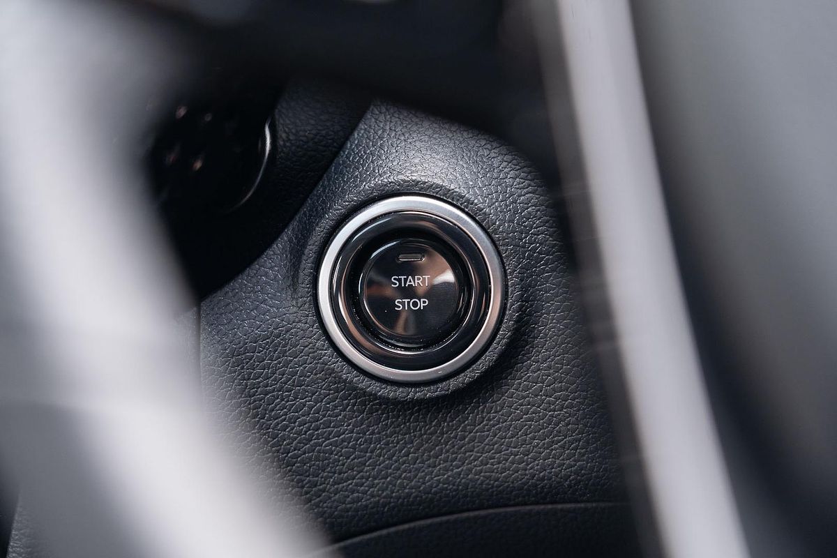 2025 Mahindra XUV3XO AX5L