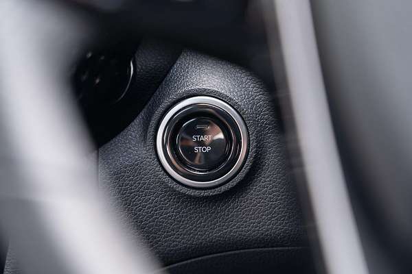 2025 Mahindra XUV3XO AX5L