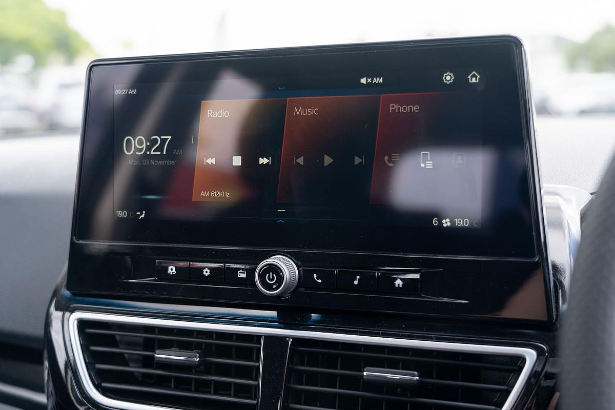 2025 Mahindra XUV3XO AX5L