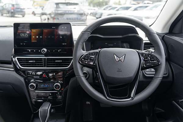 2025 Mahindra XUV3XO AX5L