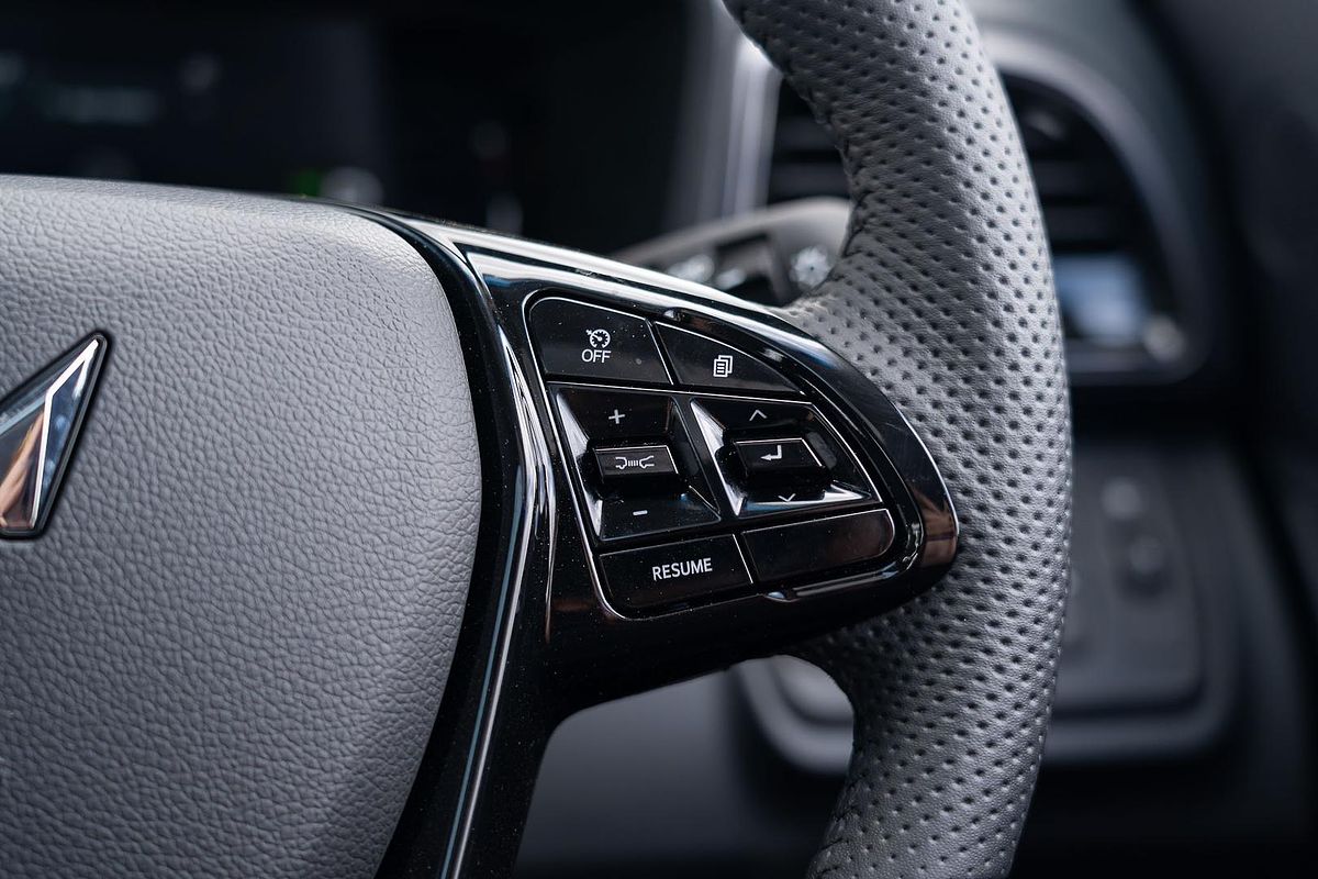 2025 Mahindra XUV3XO AX5L