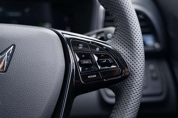 2025 Mahindra XUV3XO AX5L