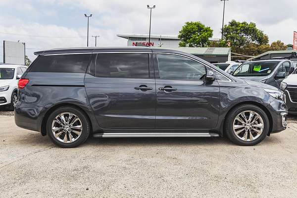 2017 Kia Carnival Platinum YP