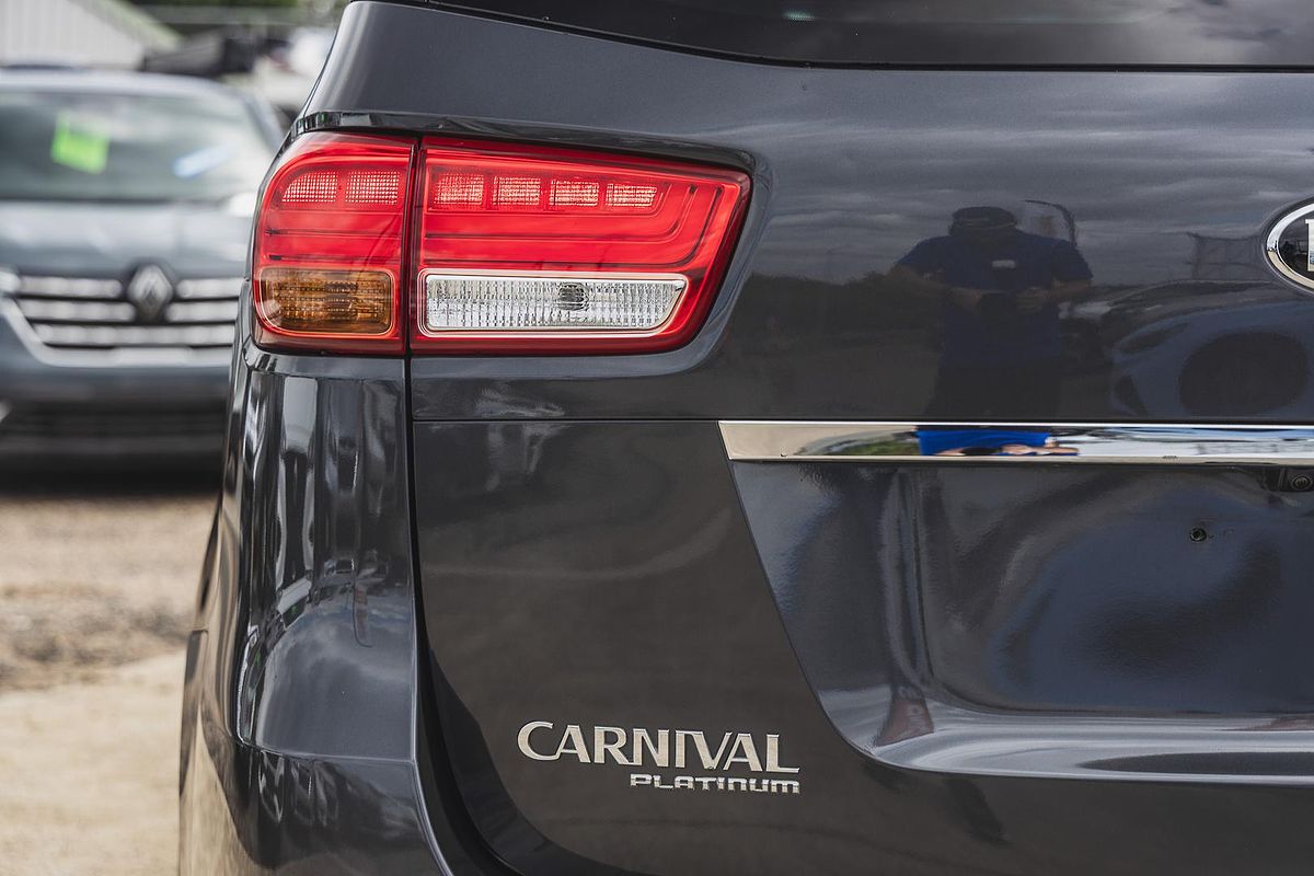 2017 Kia Carnival Platinum YP