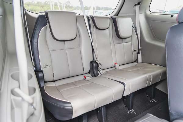 2017 Kia Carnival Platinum YP