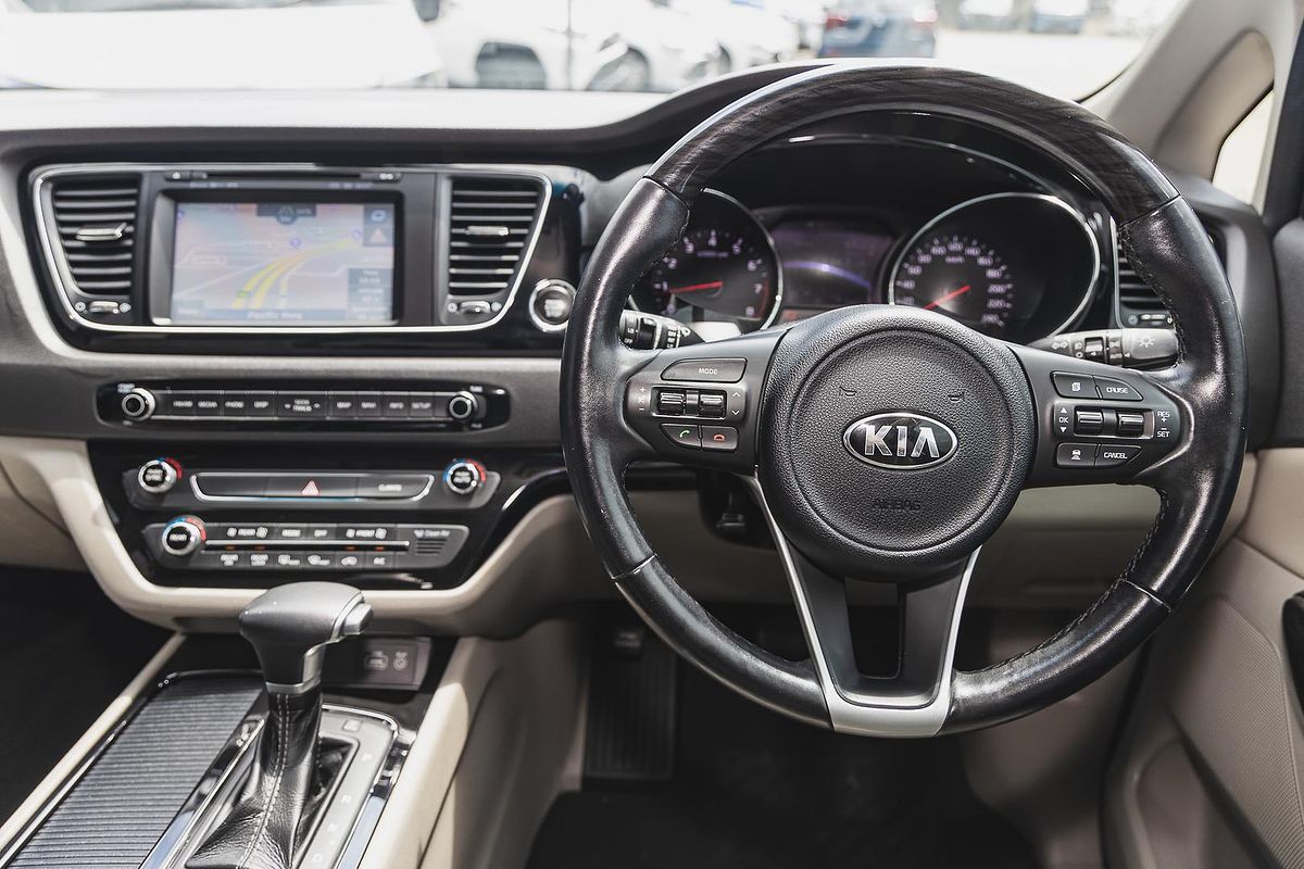 2017 Kia Carnival Platinum YP