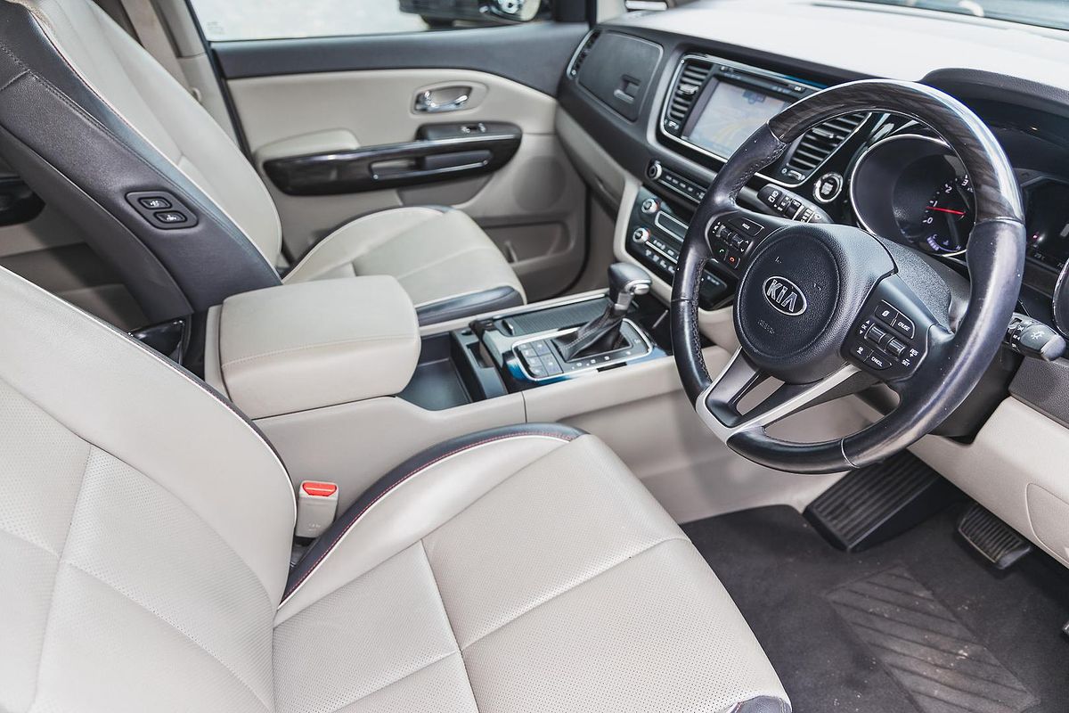 2017 Kia Carnival Platinum YP