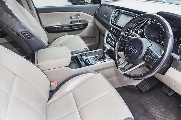 2017 Kia Carnival Platinum YP