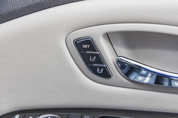 2017 Kia Carnival Platinum YP