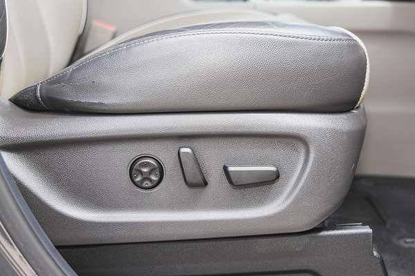 2017 Kia Carnival Platinum YP