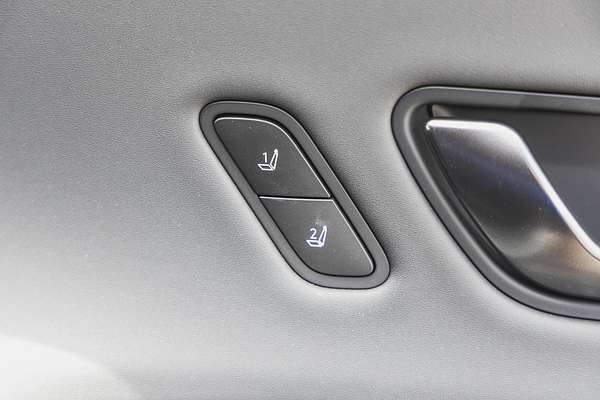 2025 Hyundai Kona Premium N Line SX2.V3