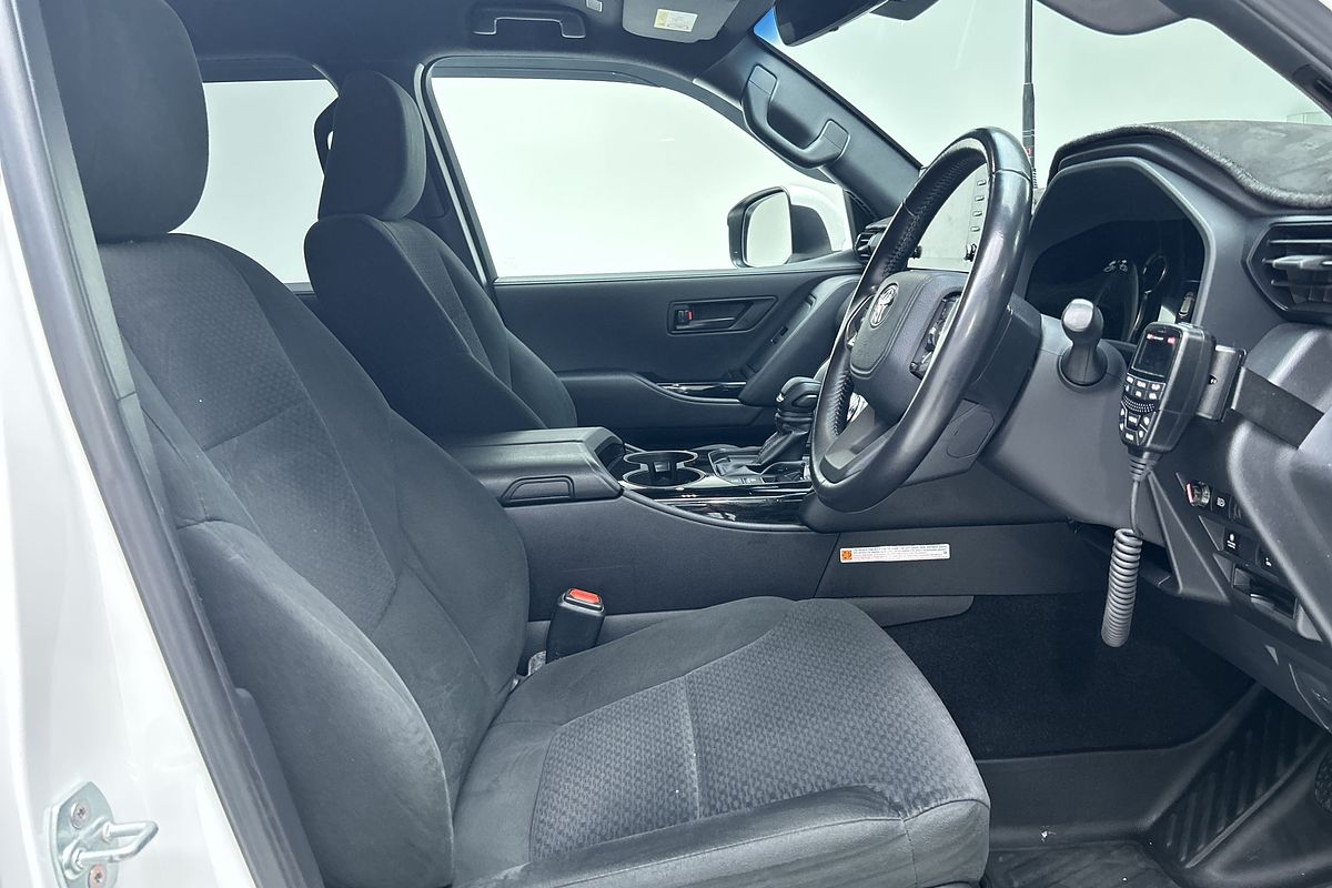 2023 Toyota Landcruiser GXL FJA300R