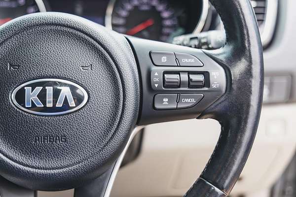 2017 Kia Carnival Platinum YP