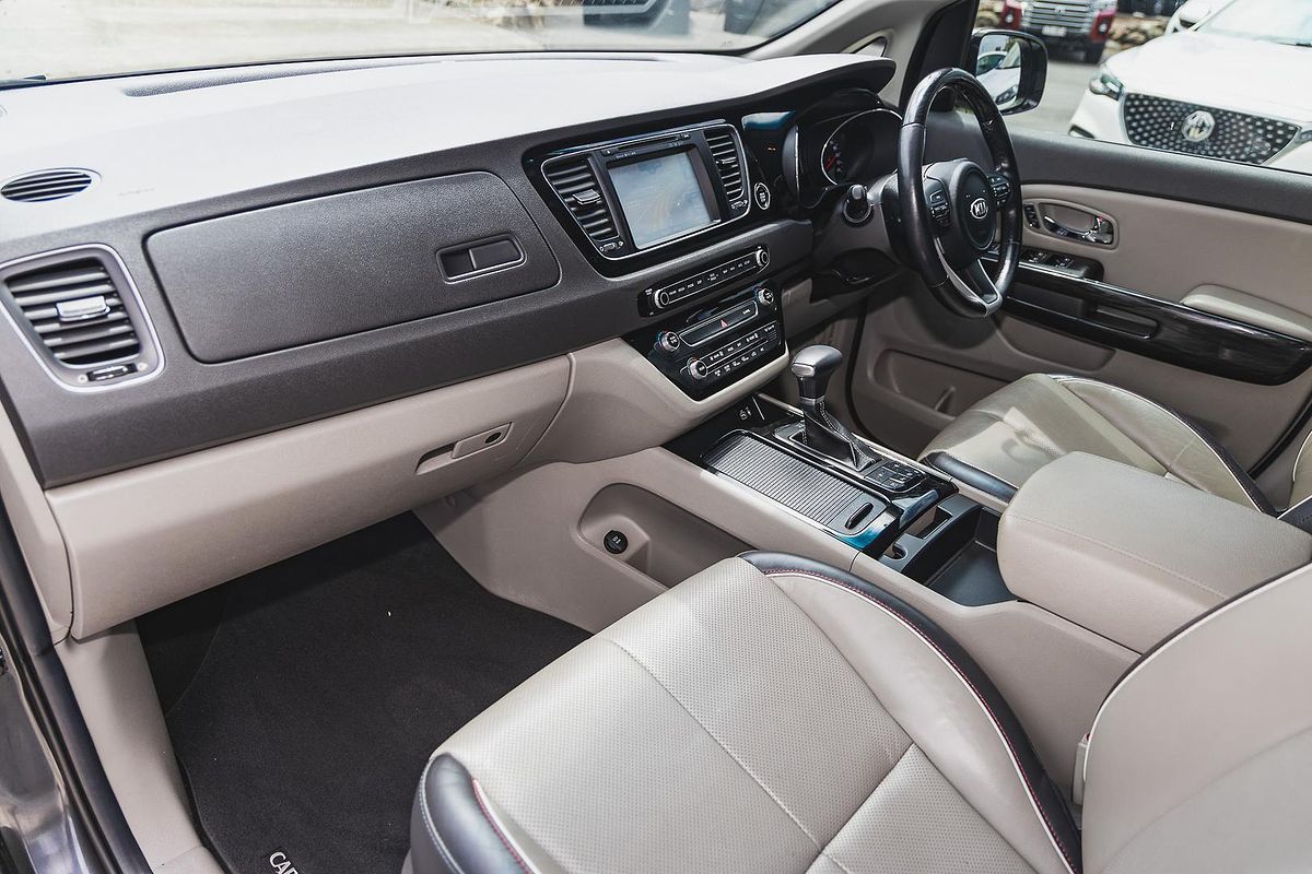 2017 Kia Carnival Platinum YP