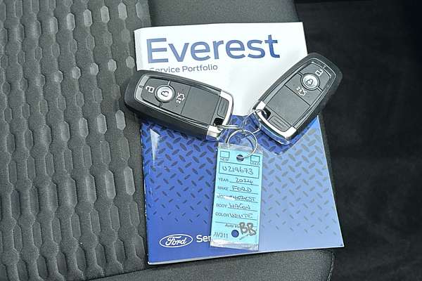 2024 Ford Everest Ambiente 2.0L