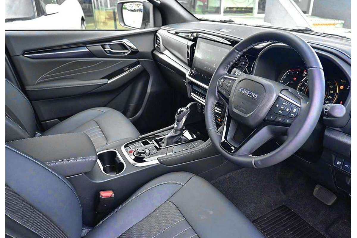 2025 Isuzu MU-X LS-T