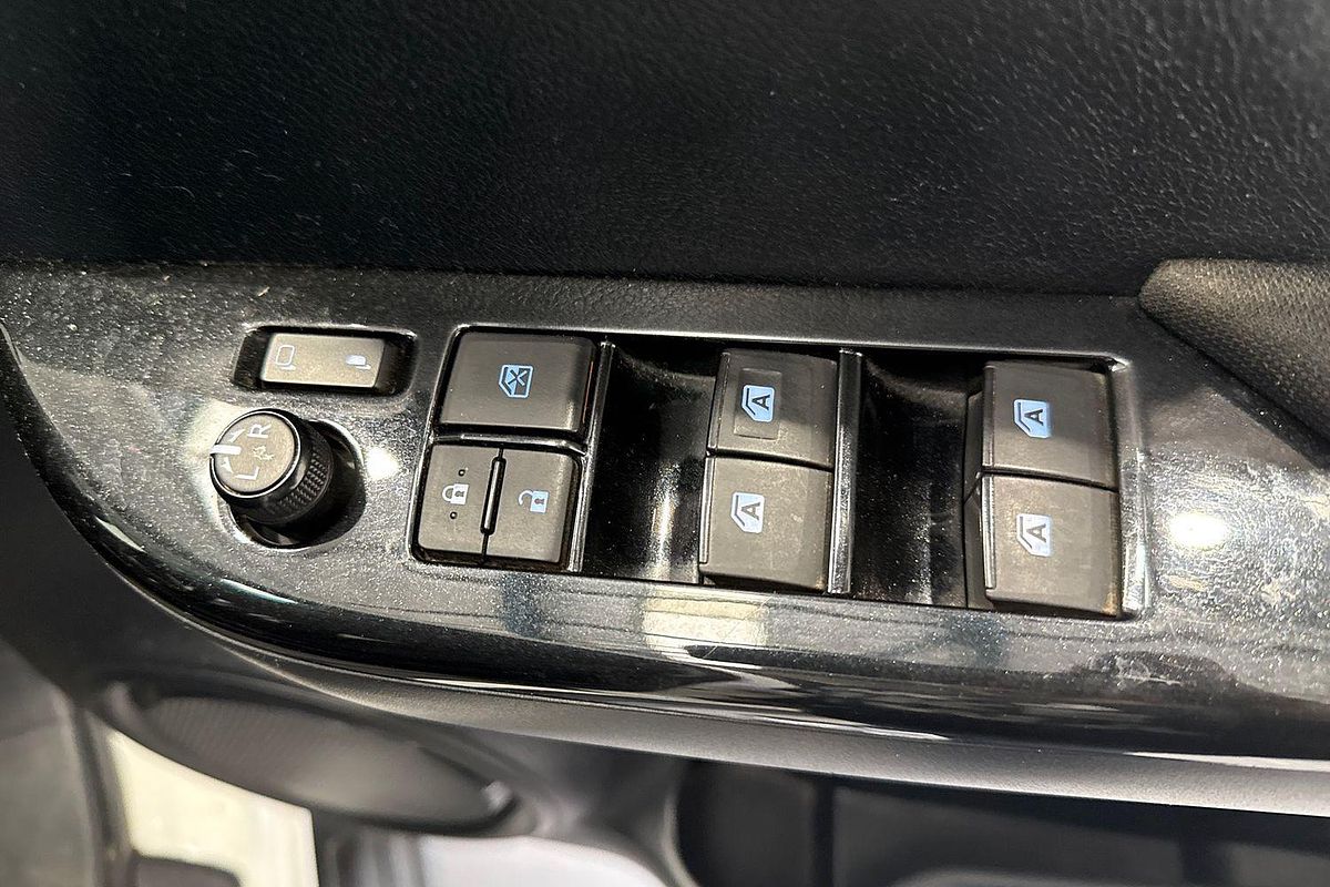 2017 Toyota Hilux SR5 GUN126R 4X4