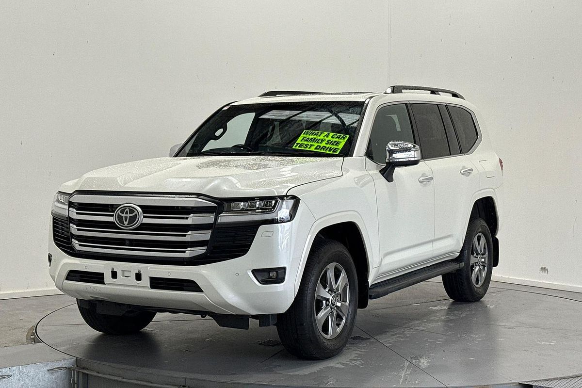 2022 Toyota Landcruiser Sahara FJA300R