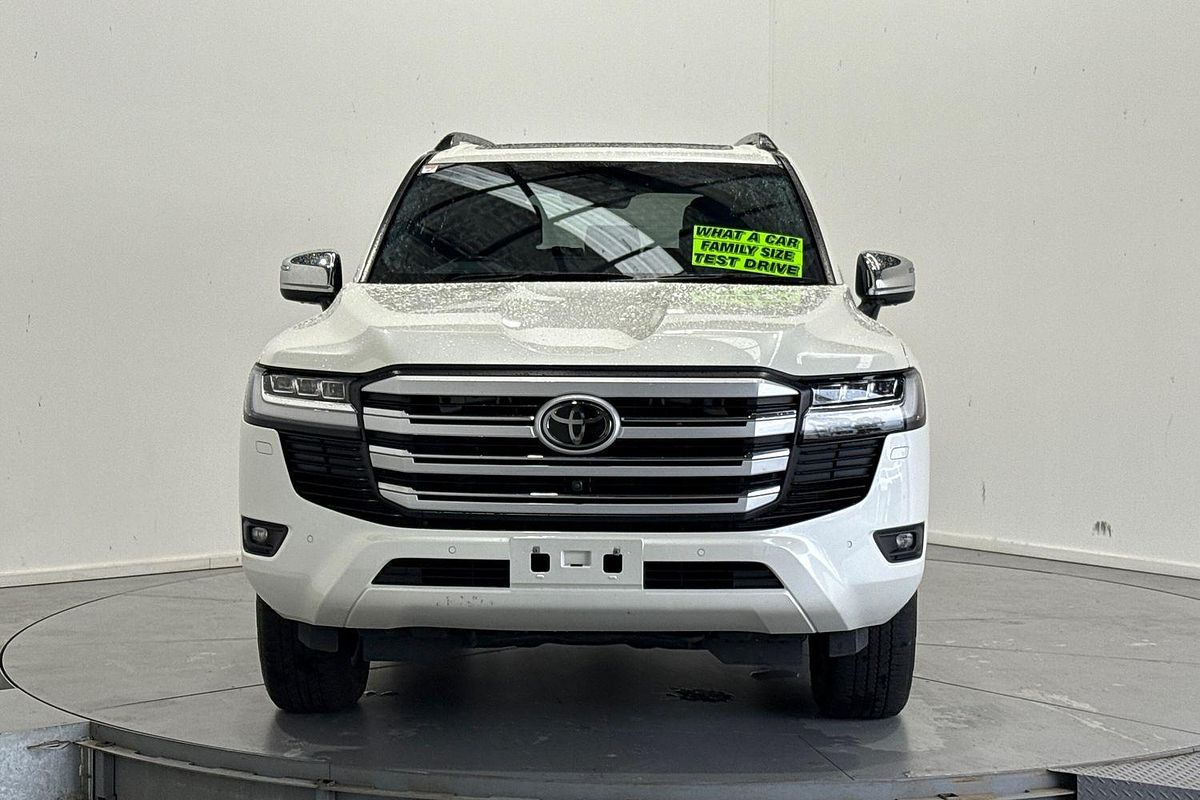 2022 Toyota Landcruiser Sahara FJA300R