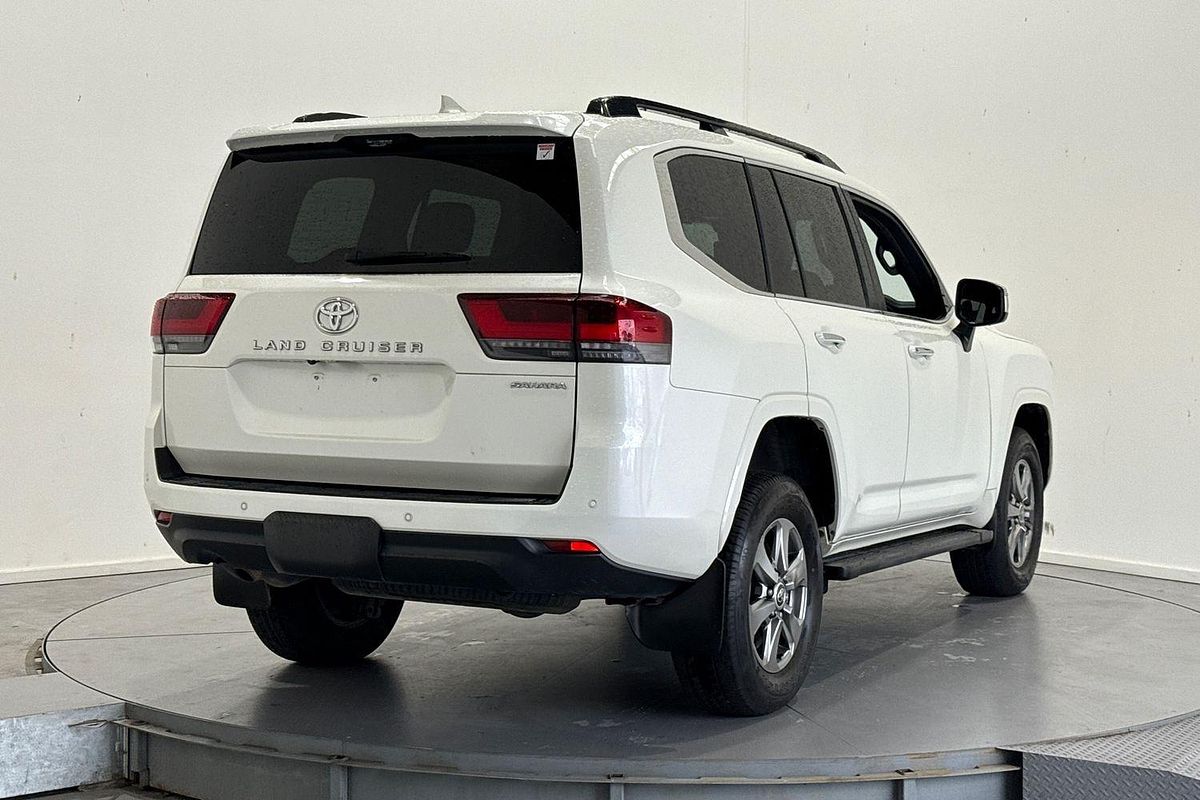 2022 Toyota Landcruiser Sahara FJA300R
