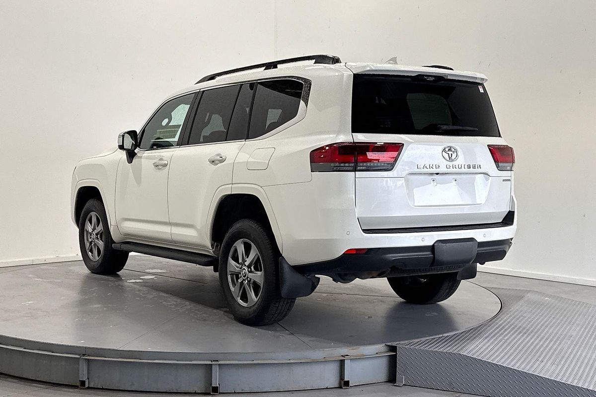 2022 Toyota Landcruiser Sahara FJA300R