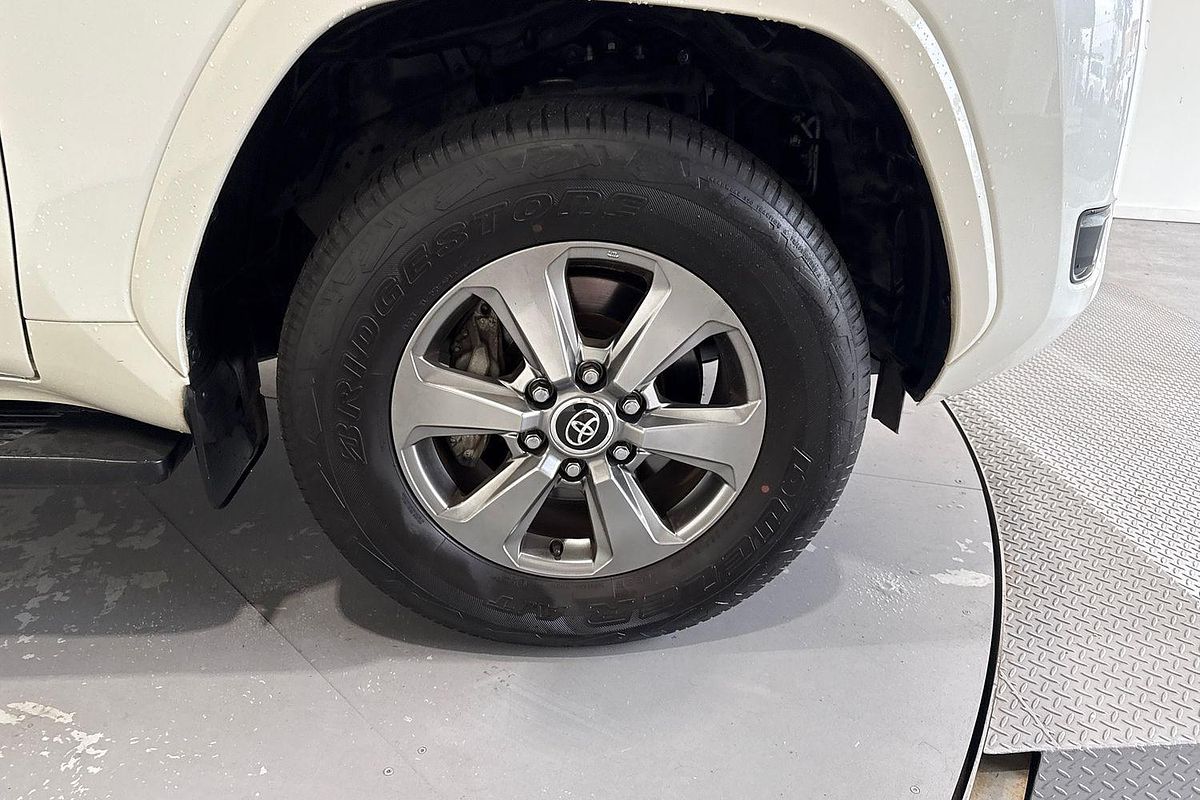 2022 Toyota Landcruiser Sahara FJA300R