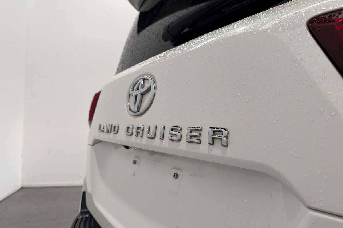 2022 Toyota Landcruiser Sahara FJA300R