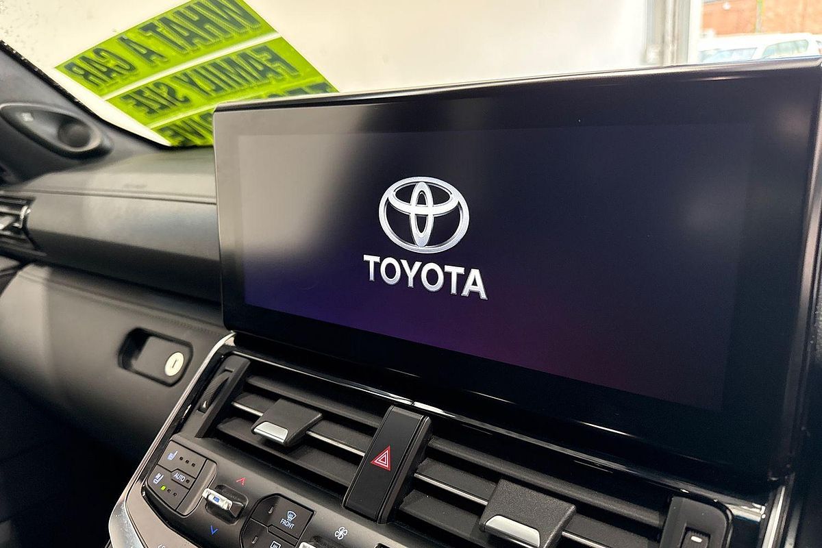 2022 Toyota Landcruiser Sahara FJA300R