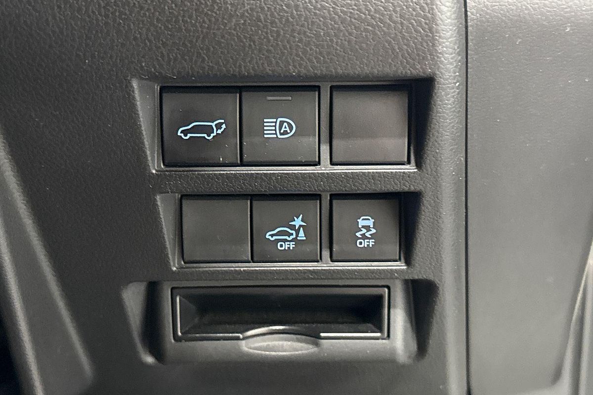 2022 Toyota Landcruiser Sahara FJA300R