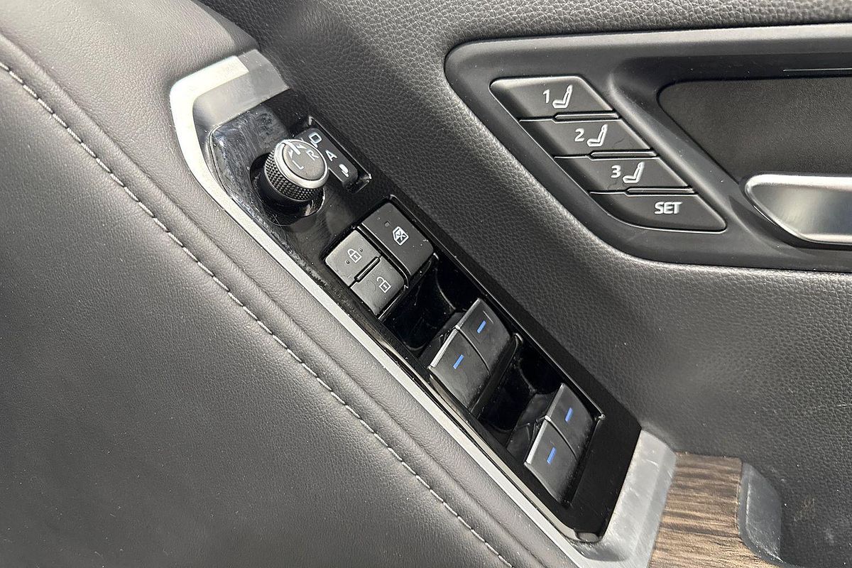 2022 Toyota Landcruiser Sahara FJA300R