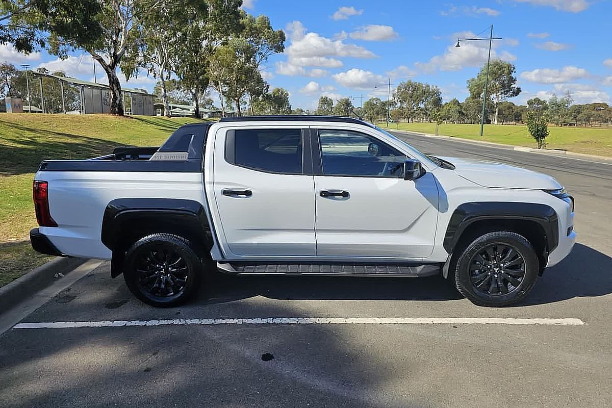 2024 Mitsubishi Triton GSR MV 4X4