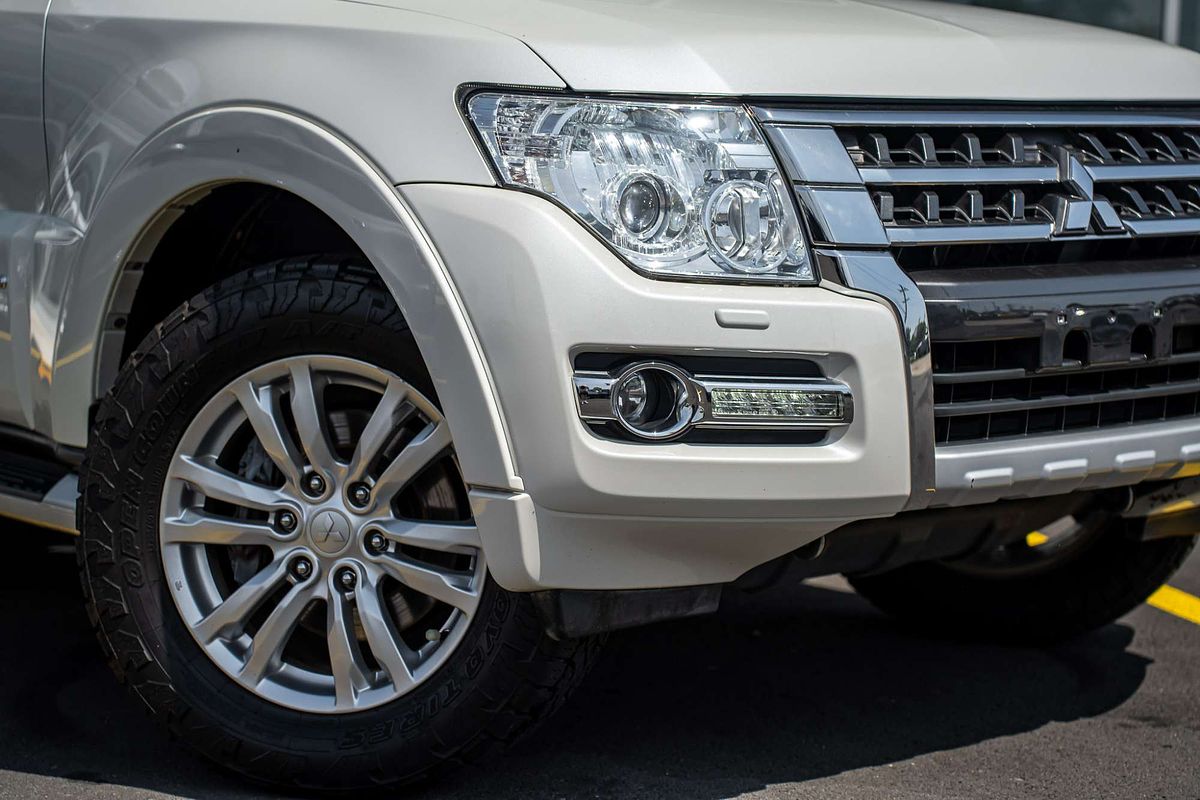 2017 Mitsubishi Pajero Exceed NX