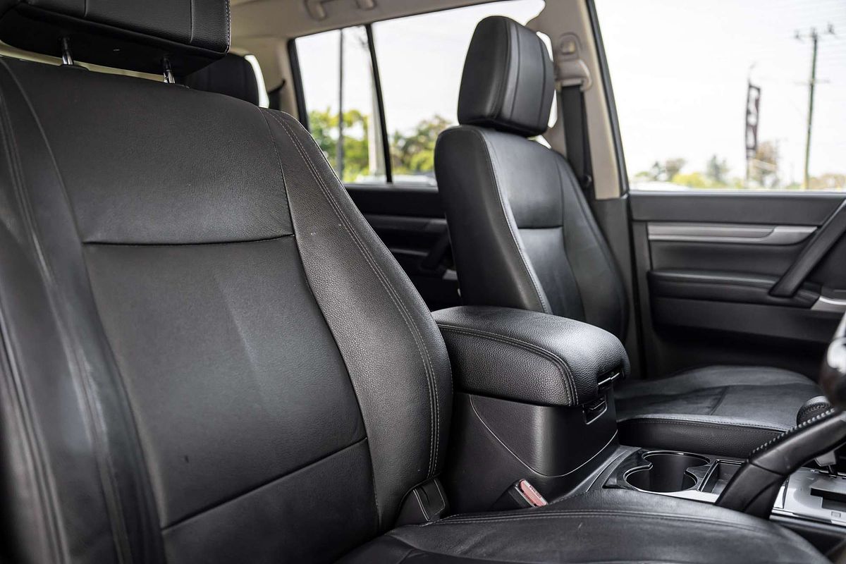 2017 Mitsubishi Pajero Exceed NX