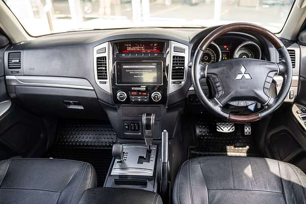 2017 Mitsubishi Pajero Exceed NX