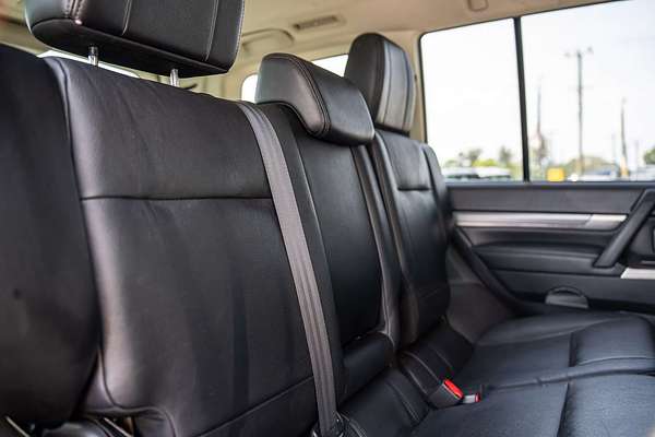 2017 Mitsubishi Pajero Exceed NX