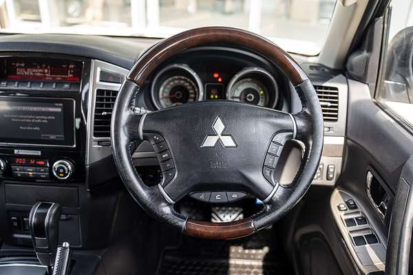 2017 Mitsubishi Pajero Exceed NX