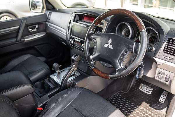 2017 Mitsubishi Pajero Exceed NX