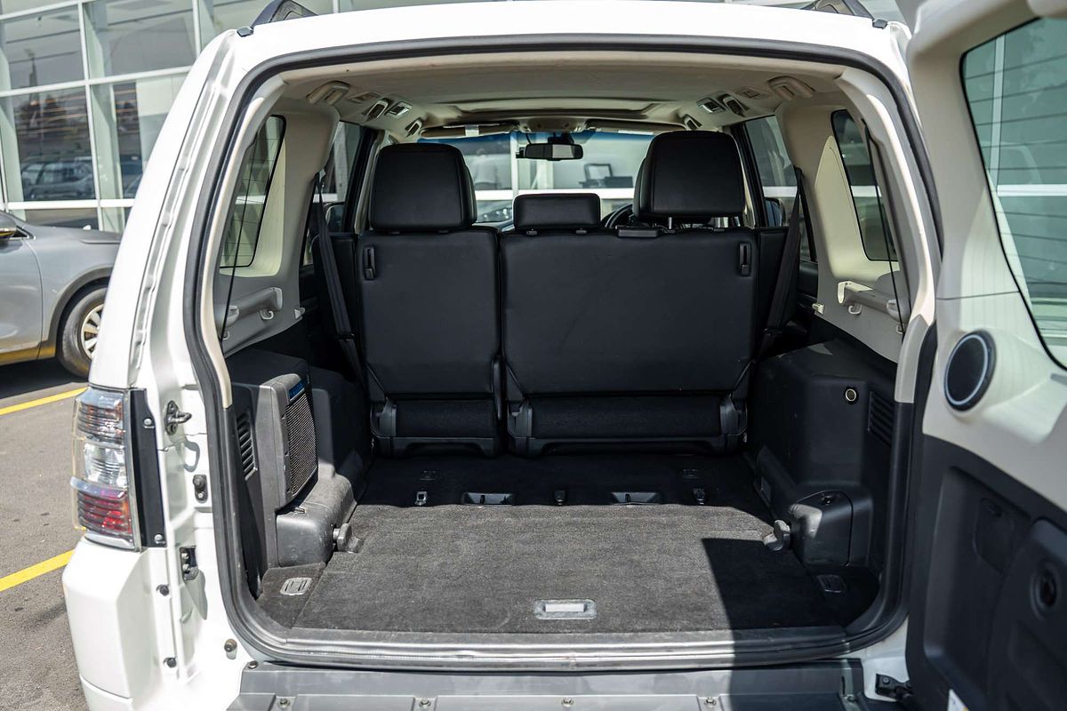 2017 Mitsubishi Pajero Exceed NX