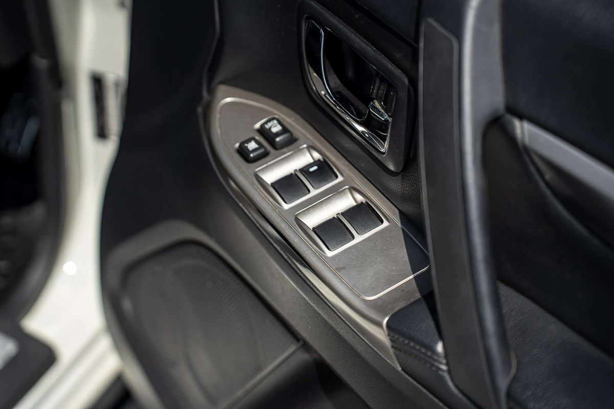 2017 Mitsubishi Pajero Exceed NX