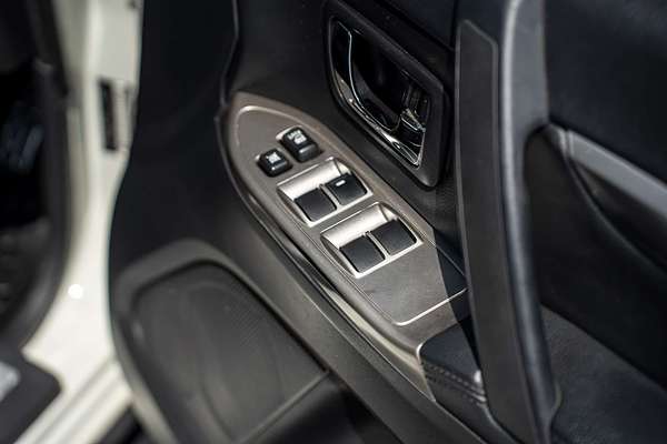 2017 Mitsubishi Pajero Exceed NX