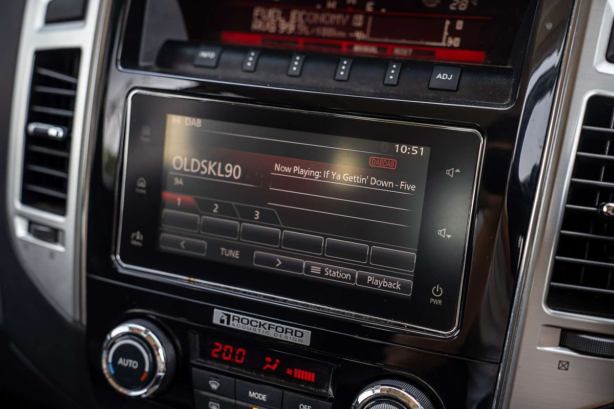 2017 Mitsubishi Pajero Exceed NX