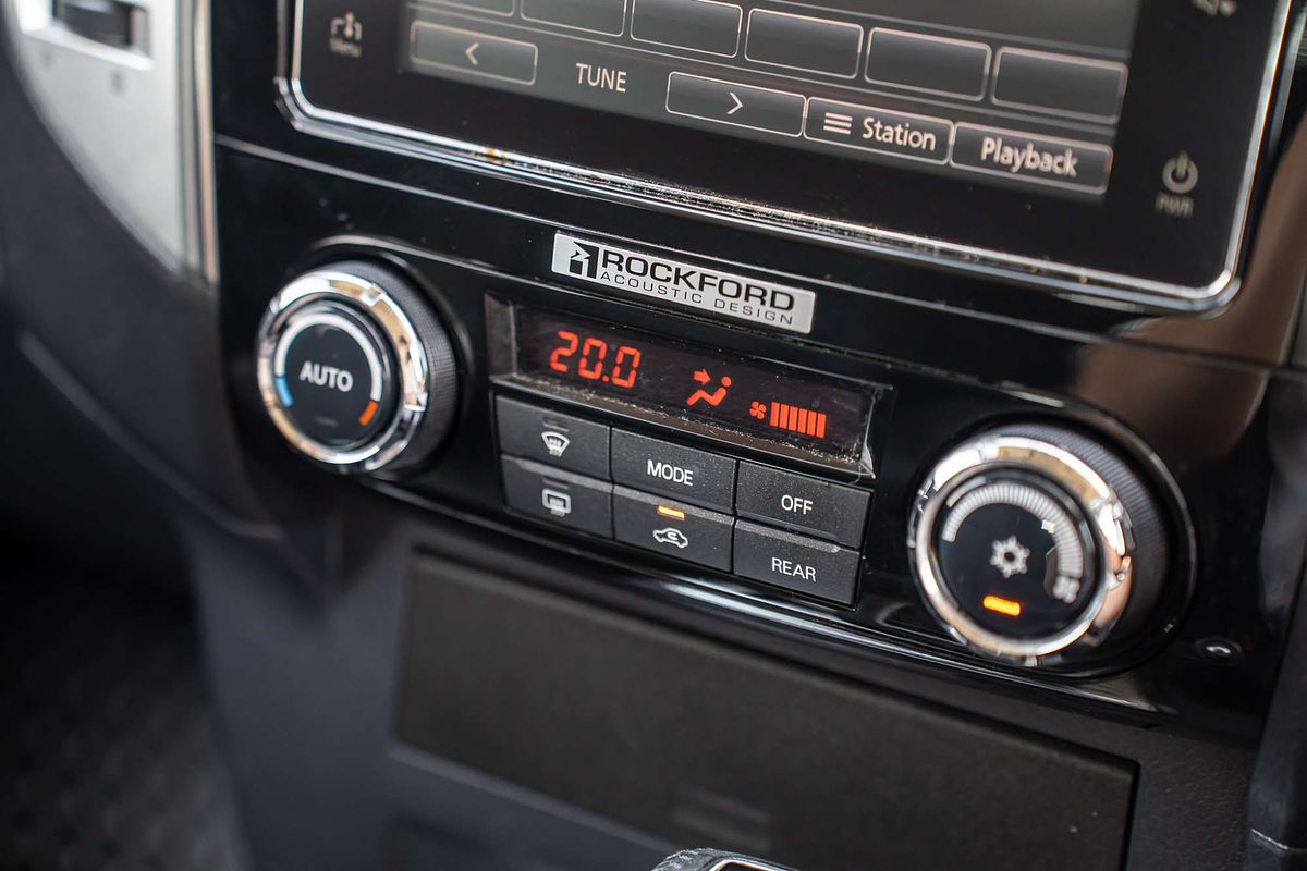 2017 Mitsubishi Pajero Exceed NX