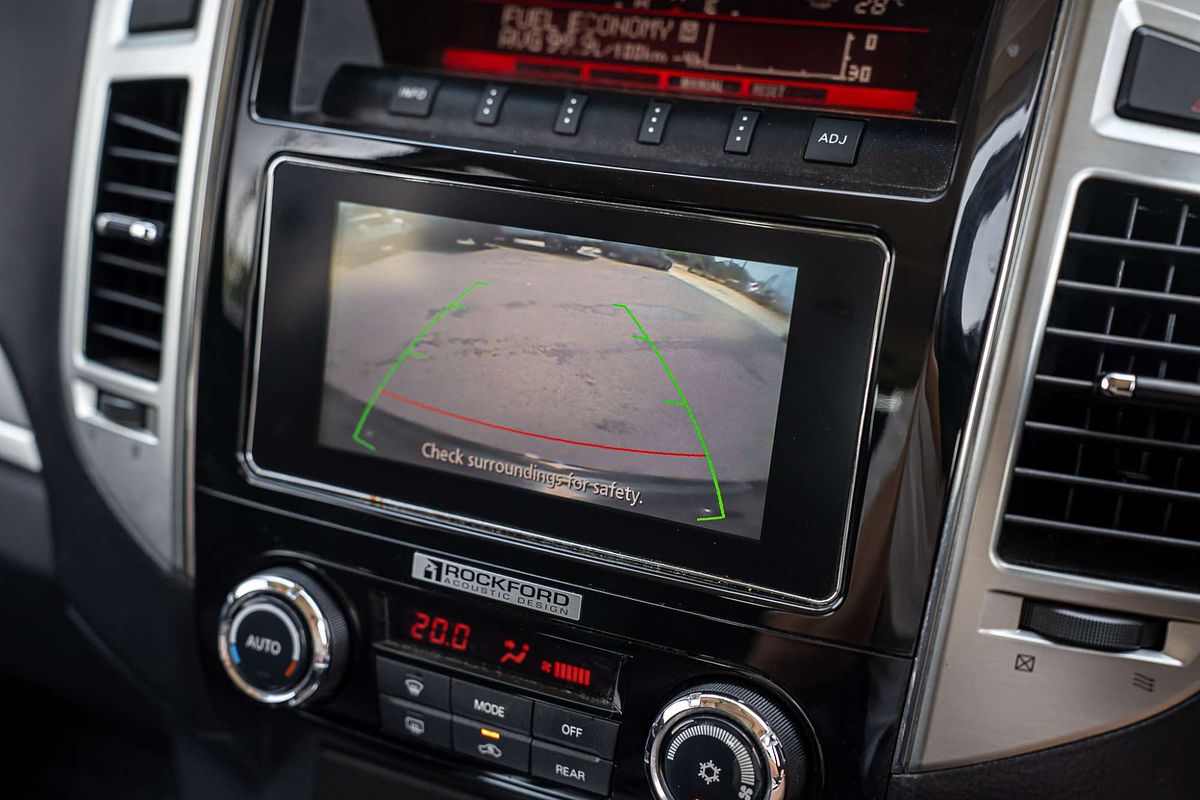 2017 Mitsubishi Pajero Exceed NX