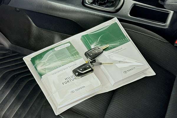 2022 Toyota Hilux SR GUN126R 4X4