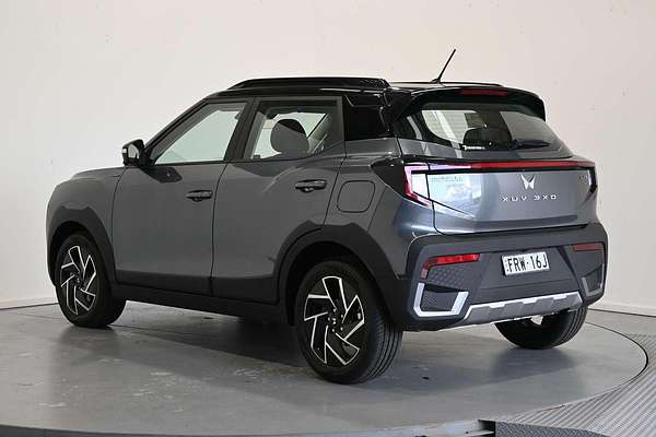 2025 Mahindra XUV3XO AX7L