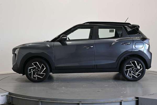 2025 Mahindra XUV3XO AX7L