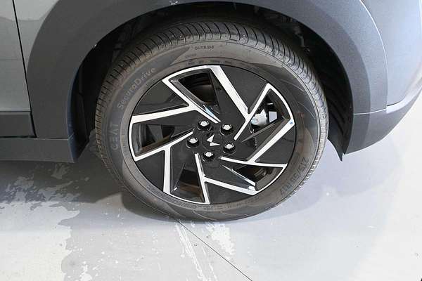 2025 Mahindra XUV3XO AX7L