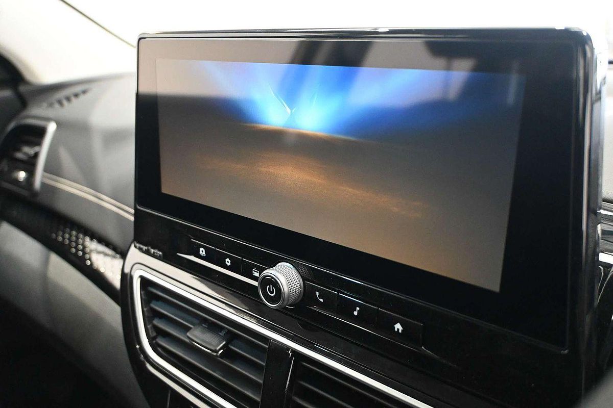 2025 Mahindra XUV3XO AX7L