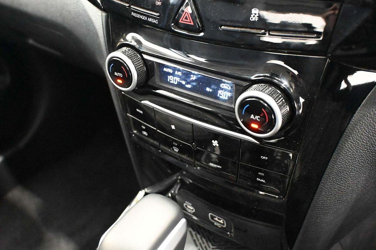 2025 Mahindra XUV3XO AX7L