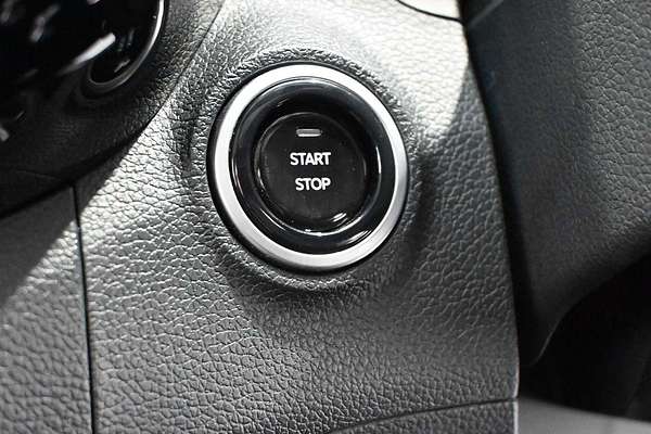 2025 Mahindra XUV3XO AX7L